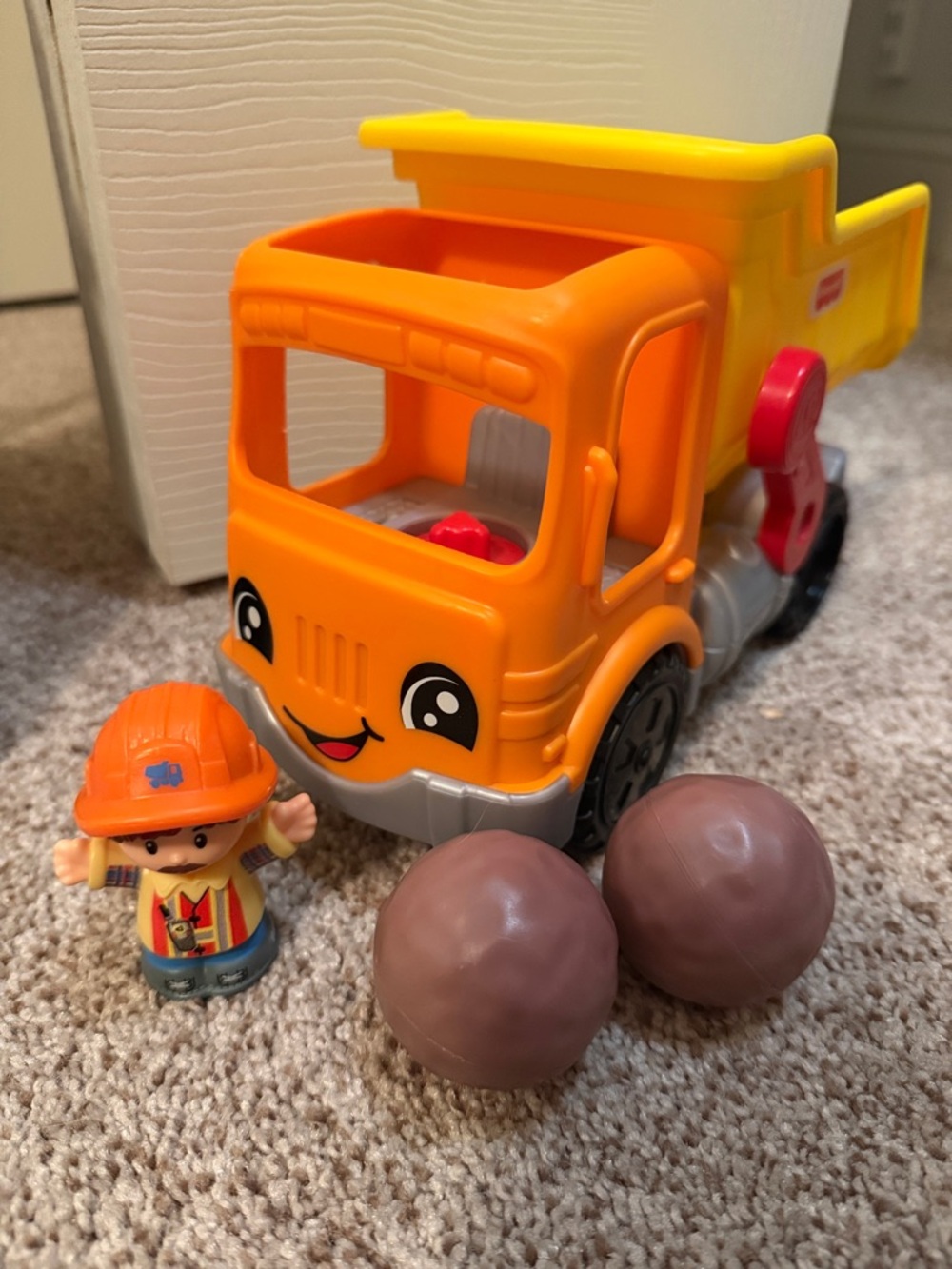 Like new!! Fisher Price Kids Construction Dump Truck Toy with Driver Figure